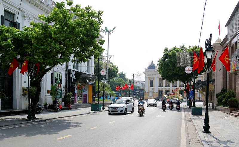 ha-noi-ngay-nang-chieu-toi-va-dem-mua-rao.jpg